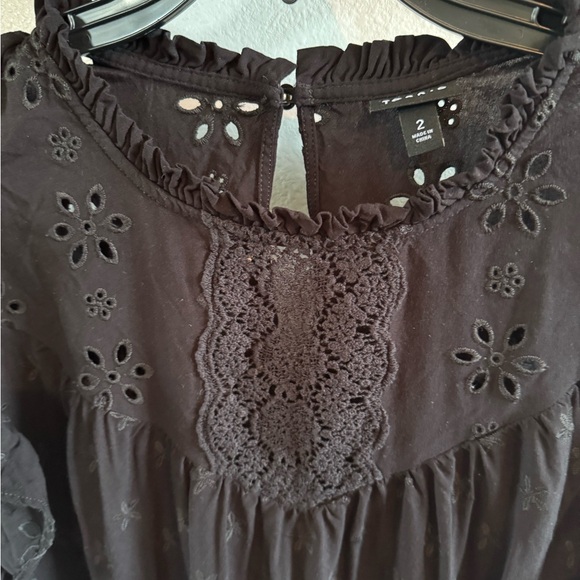 Torrid Black Eyelet Lace Blouse women’s size 2 super cute - Picture 3 of 8